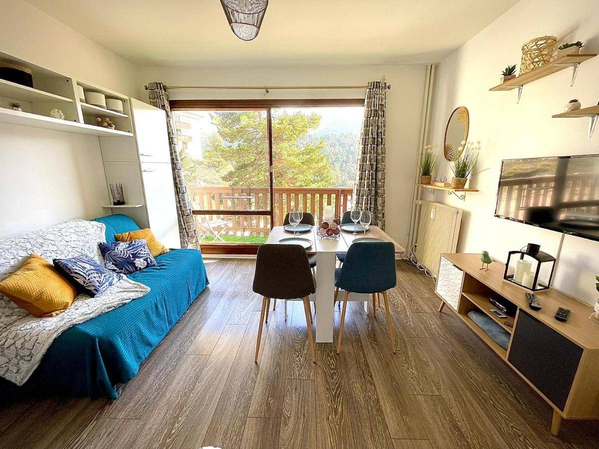 Appartement entier, U066 - Appartement cosy, vue sur la montagne à Gréolières in Gréolières les Neiges, Gréolières