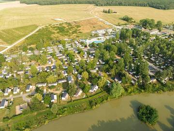 Mobil home pour 8 personnes, avec bassin pour enfant dans Veuzain-sur-Loire