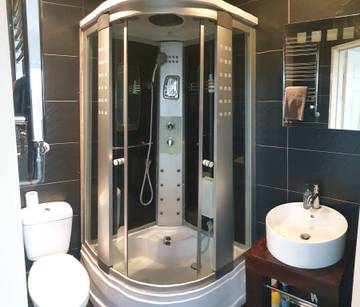 Vacation Rental for 6 Guests in Brighton, Sussex, Picture 2