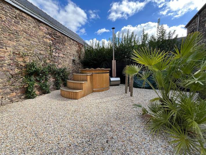 Location de vacances pour 2 personnes, avec jardin ainsi que terrasse et jacuzzi à Lohéac - 3