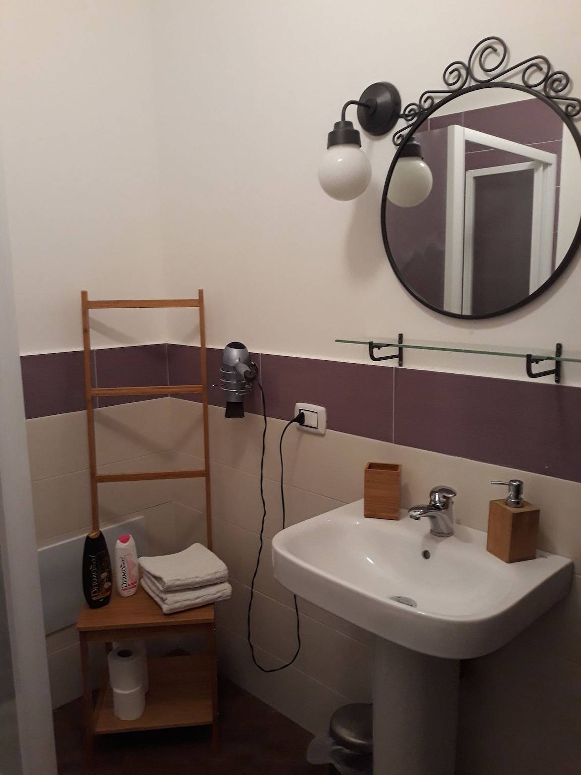 Ganzes Studio, Apartment 'Del Porto, Palermo' mit Balkon, Wlan und Klimaanlage in Palermo, Palermo Provinz