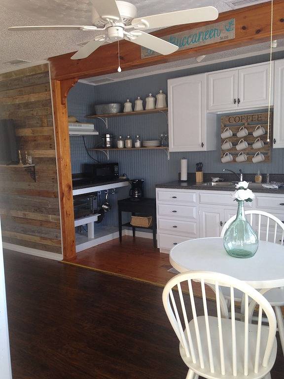 Renoviertes Ferienhaus, ideal für ein Paar oder eine kleine Familie. in Ocracoke, Pamlico Sound