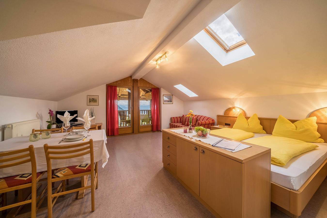 Entire studio, Apartment "Bozen" with Mountain View, Wi-Fi, Balcony & Garden in Salonetto, Mölten