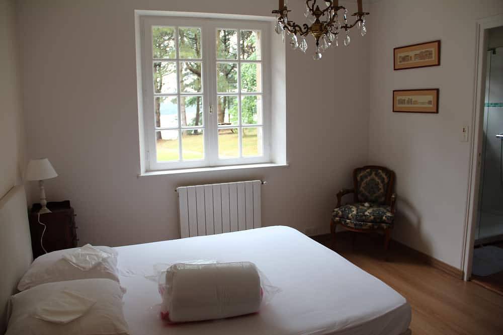 Casa De La Familia, Con Vistas Al Mar in Bono, Côte des Mégalithes