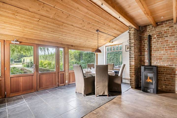 Cozy 3Br home w/ backyard & parking in Ruddervoorde, Oostkamp
