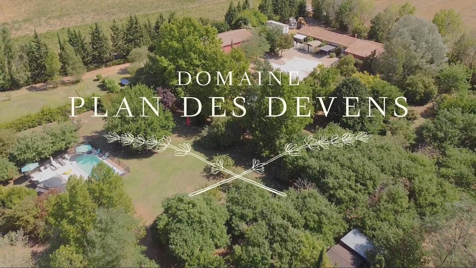 Domaine plan des devens in Rosellón, Parque natural regional del Luberon