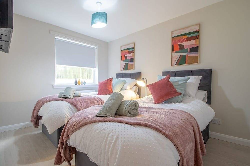 Ganze Wohnung, Stylish 2-Bed in Coatbridge. Close to Motorways. in Nord Lanarkshire