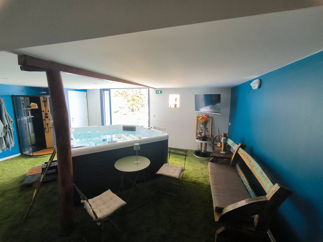 Serge et Jane, Kinky Room mit Spa in Lespignan, Côte d'Améthyste