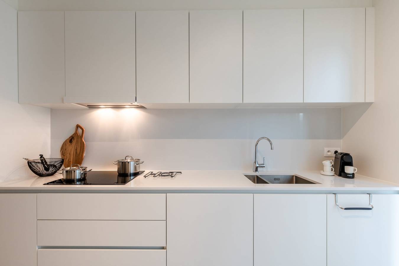 Casiola coastal retreat w/ parking & Tv in Oostende stadt, Oostende