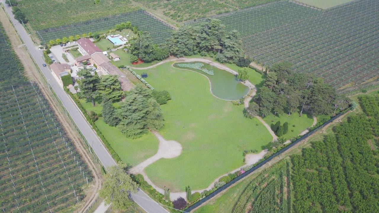 Antica Corte la Valle in Sona, Gardasee-Berge