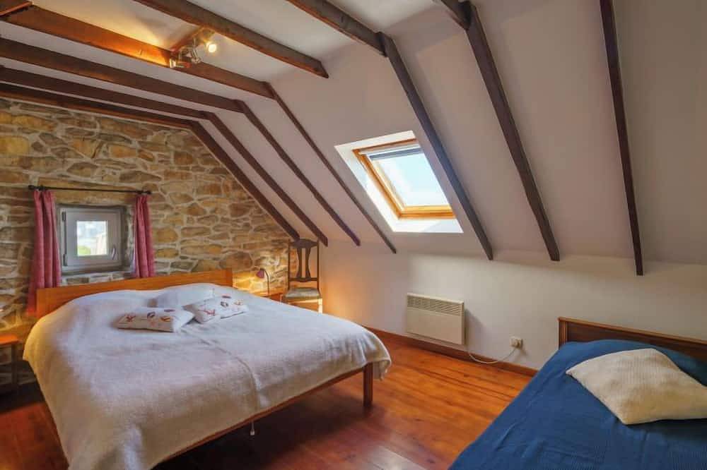 L'Iroise by Interhome in Pointe du Raz, Plogoff