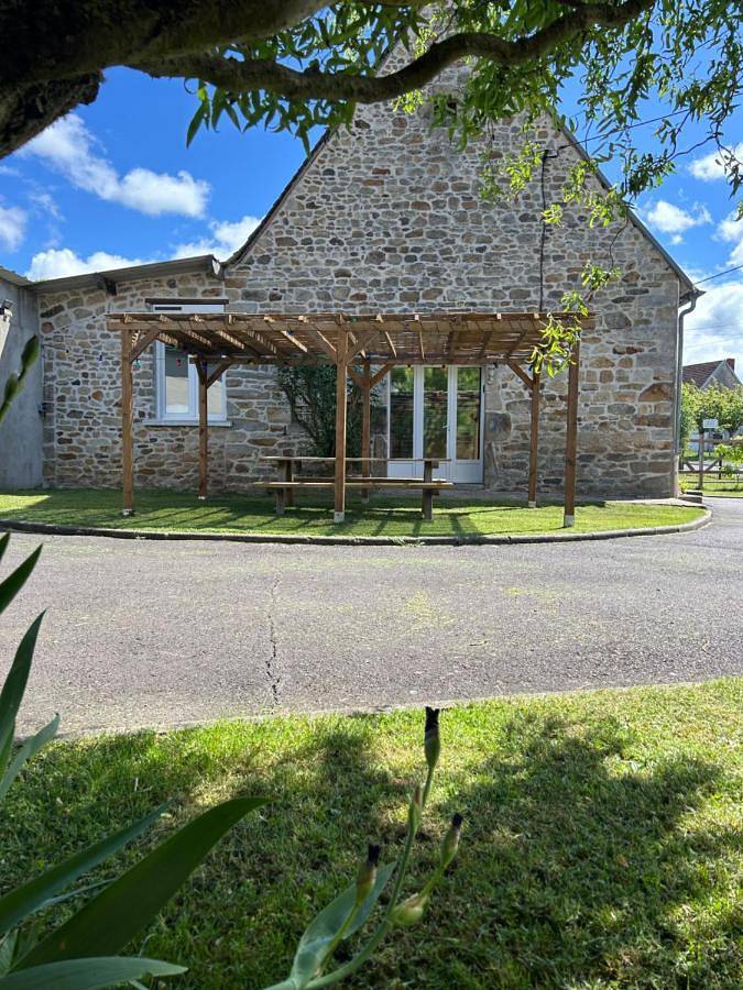 Location de vacances pour 5 personnes, avec jardin à Messeix - 3