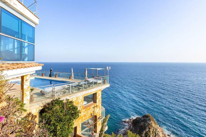 Chalet para 10 personas, con terraza además de jardín y sauna en Provincia de Gerona - 2