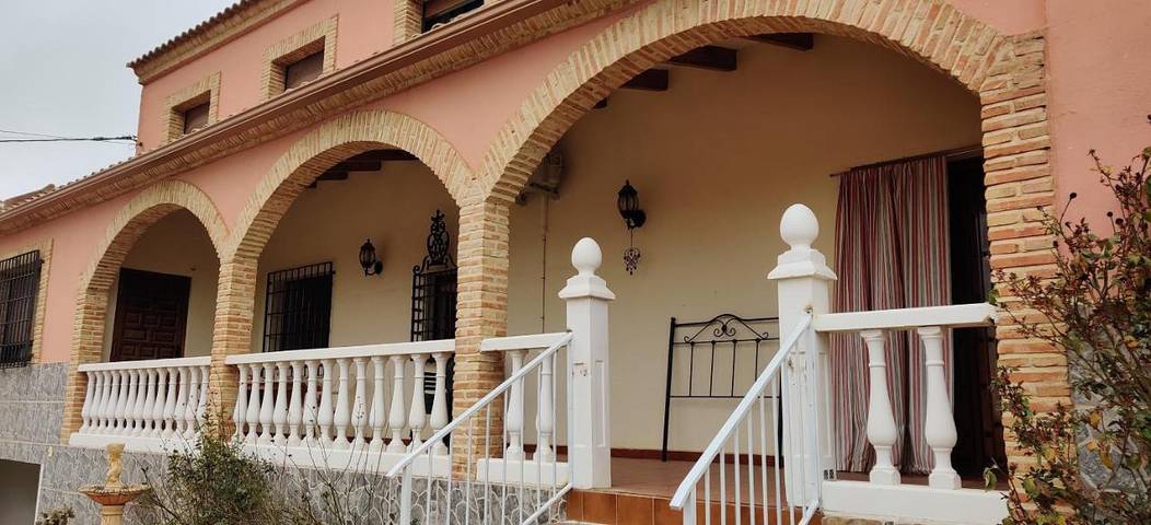 Casa rural para 12 personas, con vistas y jardín en Alhambra