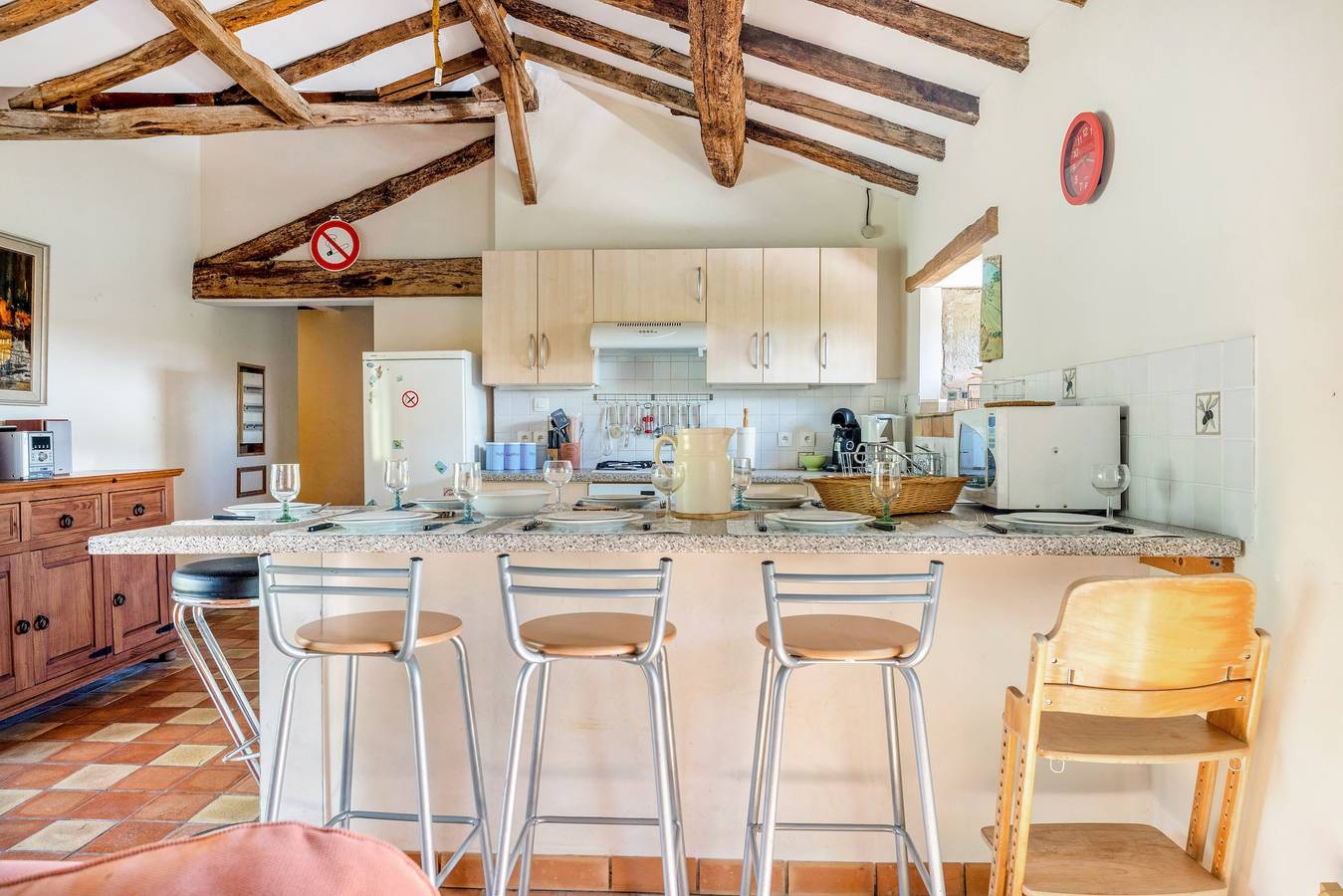 Gîte Des Martins-pêcheurs with Shared Pool, Private Terrace and Wi-Fi in Sanxay, Vienne