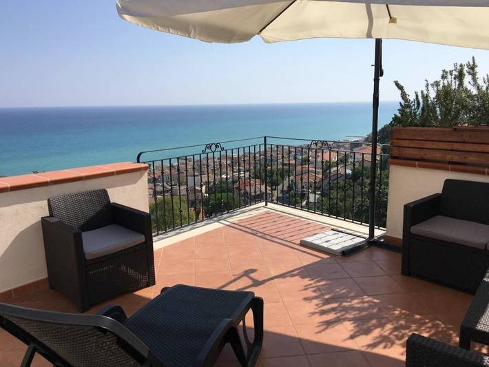 B&b per 3 persone, con Balcone e Terrazza nonché Panorama a Cariati