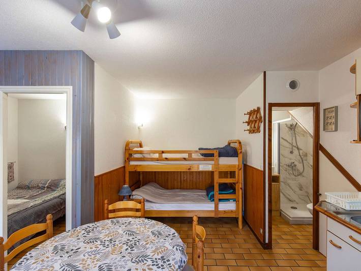Ganze Wohnung, Gemütliches Chalet, 4 Pers., Parkplatz, nahe Seilbahn in Cauterets, Nationalpark Pyrenäen