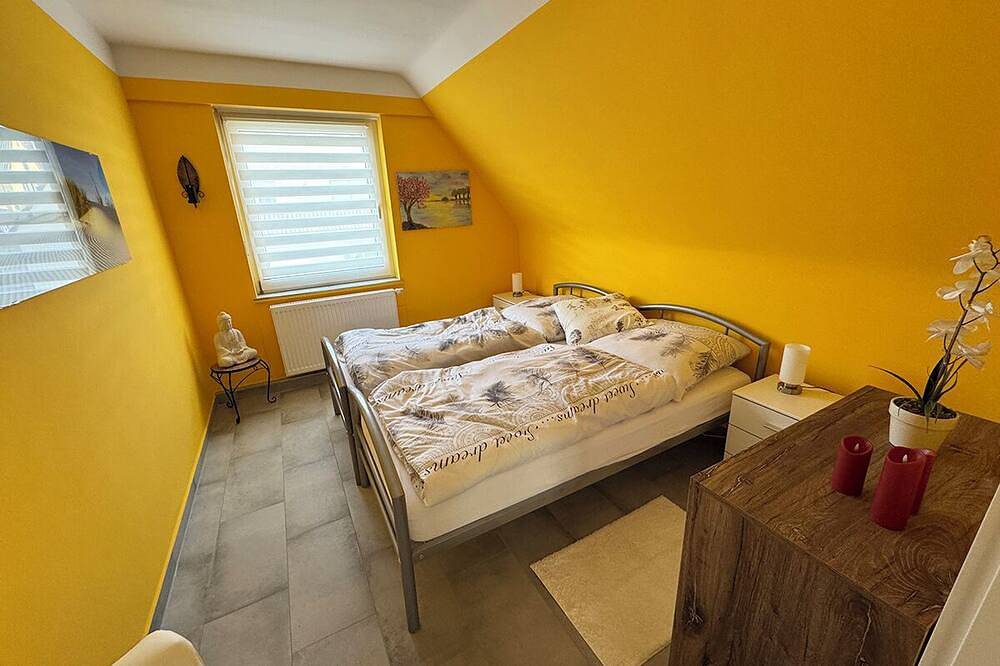 Ganze Wohnung, Ferienwohnung (50qm) mit Balkon und Sonnenterrasse in Frickenhausen in Frickenhausen am Main, Fränkisches Weinland