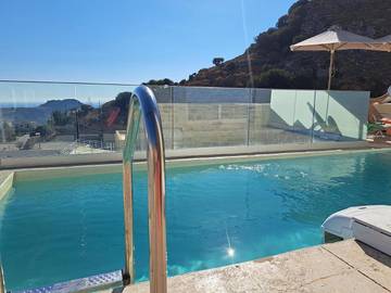 Villa für 4 Personen, mit Ausblick und Terrasse sowie Pool auf Kreta