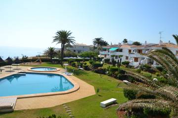 Vacation Rental for 8 Guests in El Palmar, Costa Blanca, Picture 3