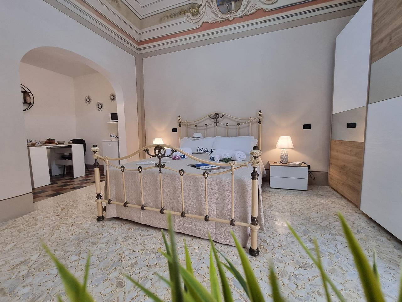 Ganze Ferienwohnung, Donna Elisa von Holiday World in Carini, Palermo Provinz