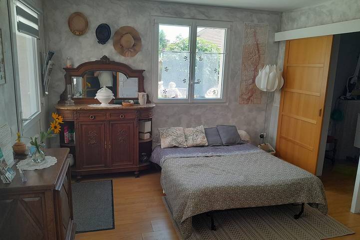 Gîte pour 3 personnes, avec Terrasse et Jardin dans Tréclun - 2
