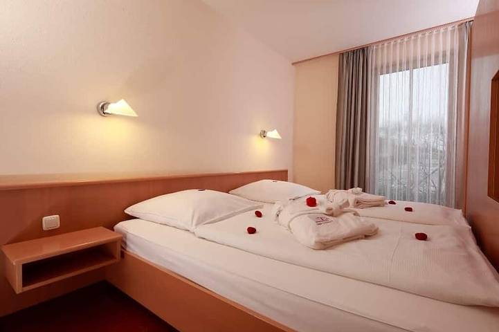 Ferienwohnung für 2 Personen, mit Balkon in Neualbenreuth - 2