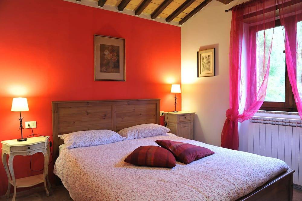 Rustikale Villa mit Pool direkt am Tiber gelegen in Umbertide, Valtiberina