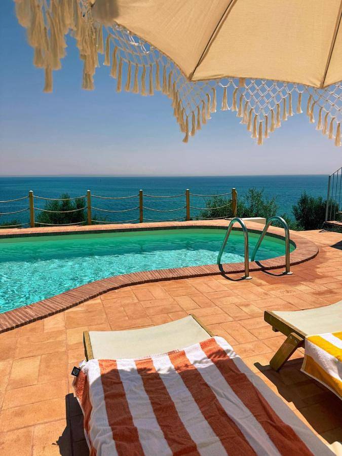 Location de vacances pour 10 personnes, avec sauna et vue ainsi que terrasse et piscine dans Portinho da Arrábida