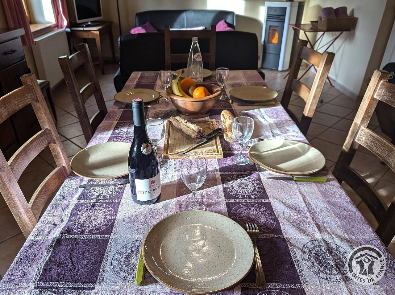 Casa de huéspedes para 6 personas con jardín in Chambost-Longessaigne, Lyon region