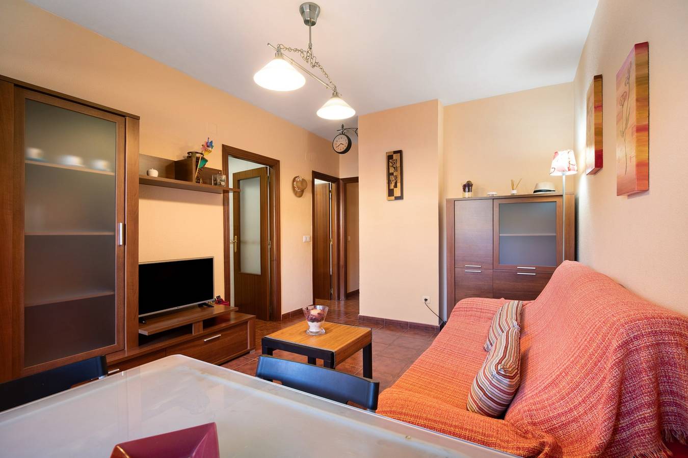 Apartamento entero, Apartamento 'Apartamento Urbanizacion Ál Andalus' con piscina compartida, Wi-Fi y aire acondicionado in Playa La Barrosa, Chiclana de la Frontera