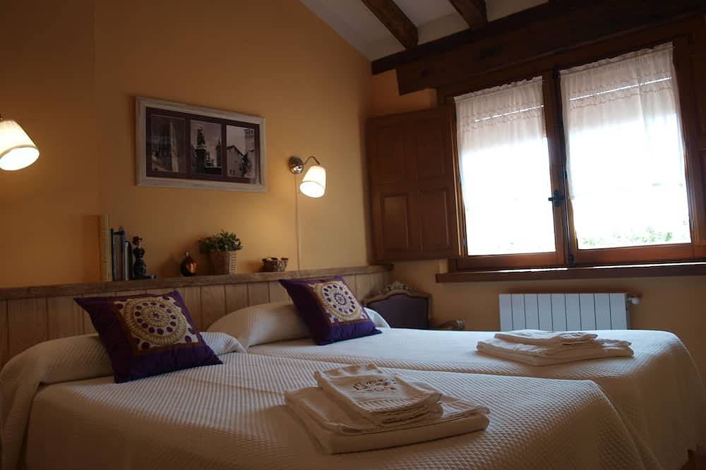 Casa Rural Eco con Encanto junto a Segovia s.Xviii in Cabanillas del Monte, Torrecaballeros
