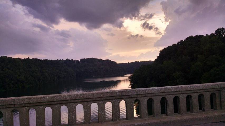 Vacation rental for 12 people, with terrace and yard in Lake Cumberland