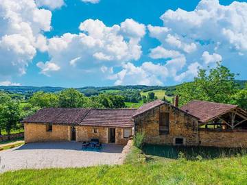 Gîte pour 4 personnes, avec jardin ainsi que piscine et balcon, animaux acceptés à Soturac