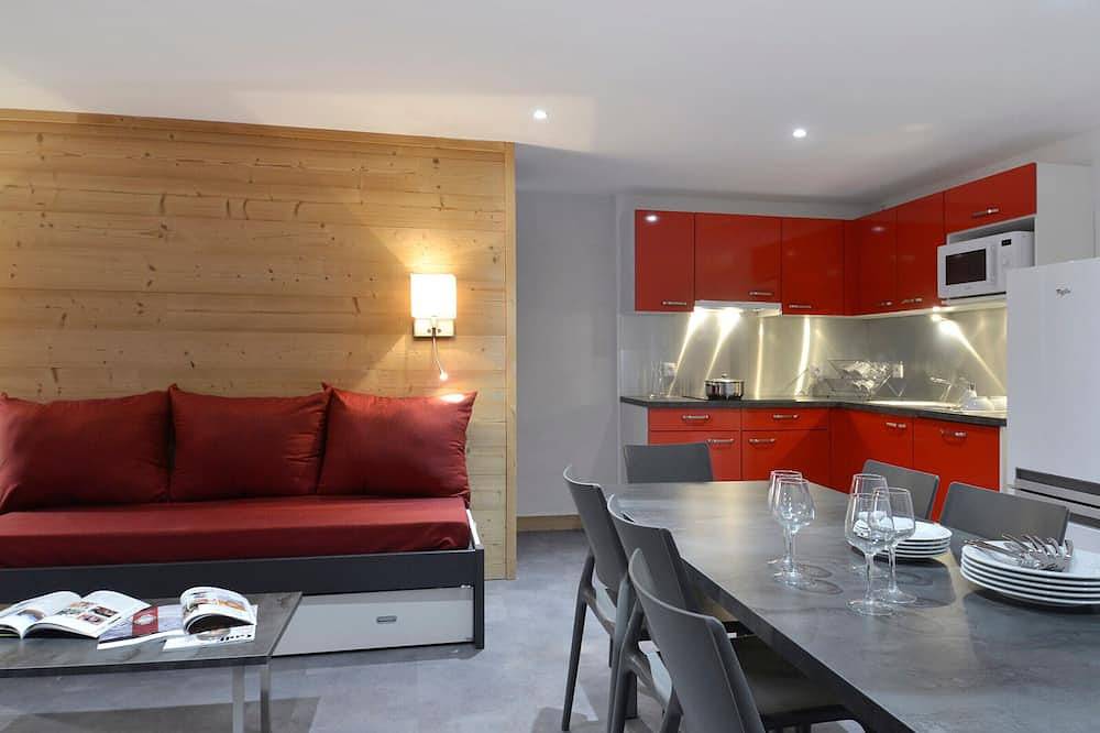 Entire apartment, Spacious renovated 3-room apartment for 8, pets allowed, balcony, 2 bathrooms in La Plagne, La Plagne-Tarentaise