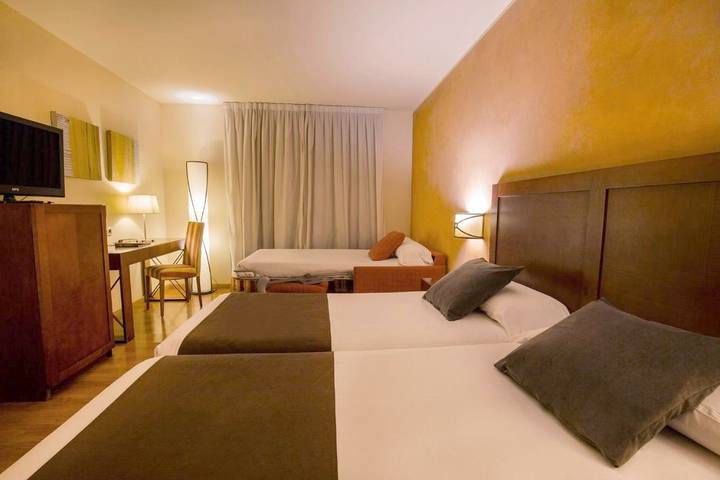 Hôtel pour 2 personnes, avec jacuzzi et sauna, animaux acceptés à Andorre-la-Vieille - 4