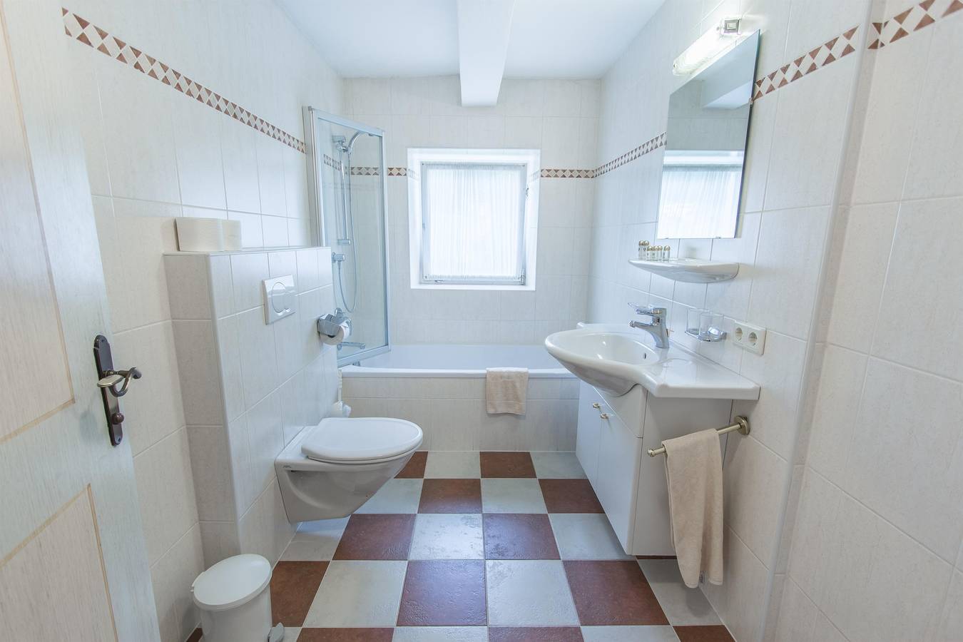 Ferienhaus (8-14 Personen/6 Sz) in Flachau, Ski Amadé