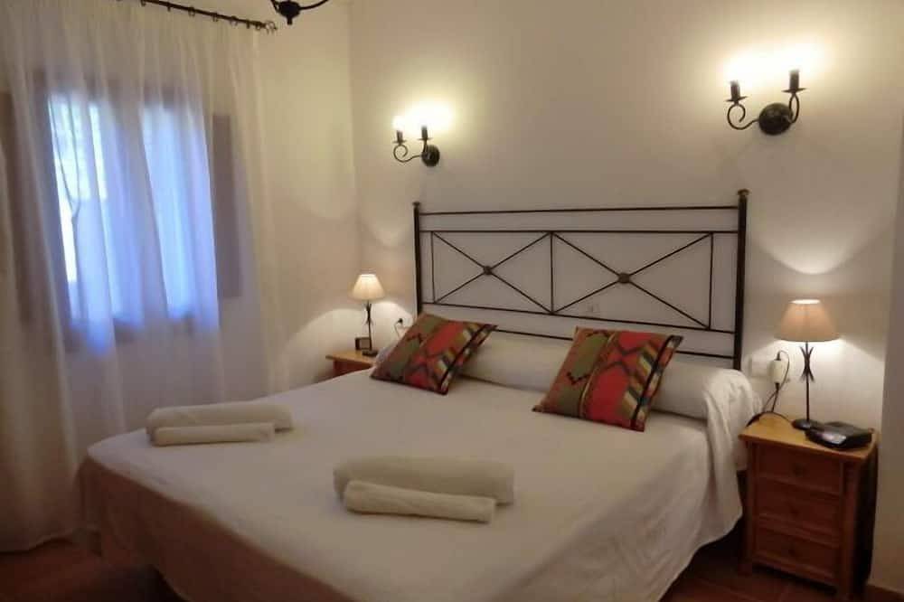 Ferienhaus mit Pool in ruhiger und sicherer Ortsrandlage, nur 1 Km vom Dorfplatz in Alaró, Mallorca Inselmitte