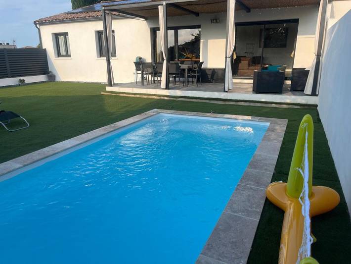 Villa pour 6 personnes, avec Terrasse ainsi que Jardin et Piscine