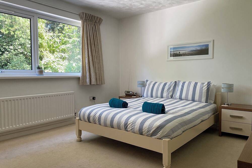Ganze Wohnung, Ihre Wohnung ist nur 100 m von den preisgekrönten Stränden auf der Halbinsel Sandbanks entfernt. in Sandbanks, Poole