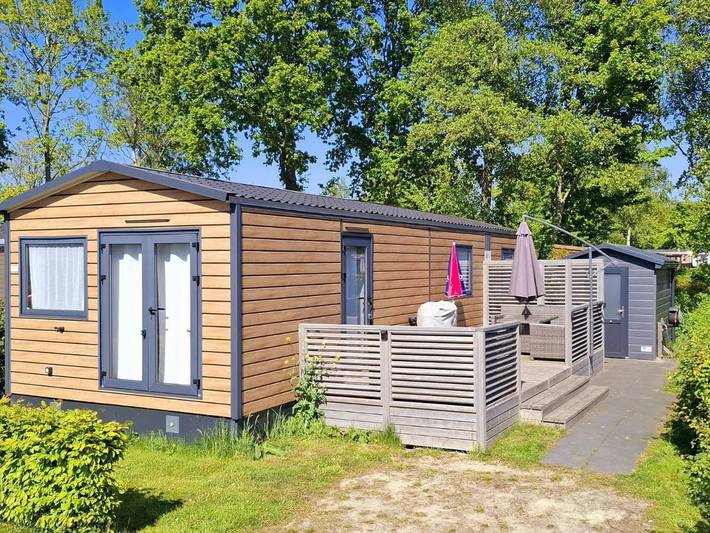 Chalet für 4 Personen, mit Terrasse und Garten sowie Ausblick