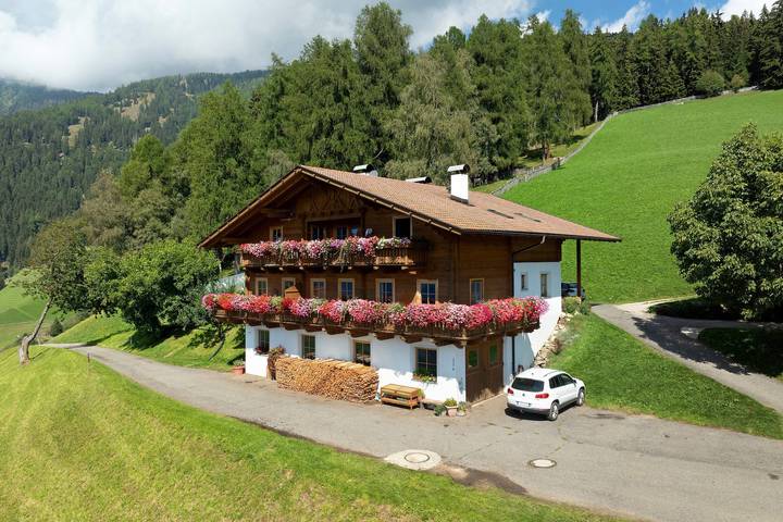 Bauernhaus für 4 Personen, mit Balkon und Garten in St. Pankraz, Ortleralpen
