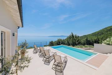 Villa Mit Pool für 8 Personen in Lovran, Primorje-Gorski Kotar, Bild 1