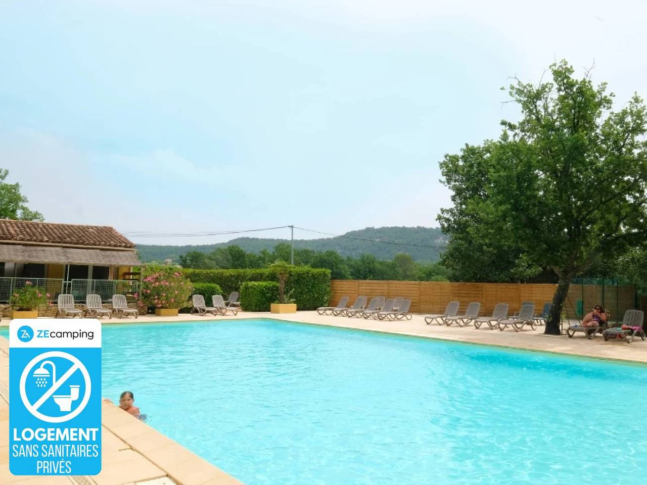 Zecamping 3 étoiles animé piscine chauffée pet friendly locatif 24m2 in Saint-Saturnin-lès-Apt, Parque natural regional del Luberon