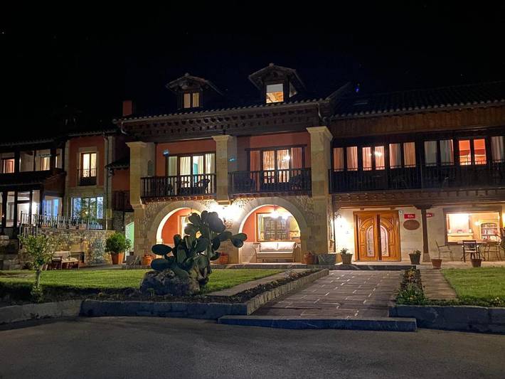 Chalet para 2 personas, con jacuzzi además de piscina y jardín en Cantabria - 2