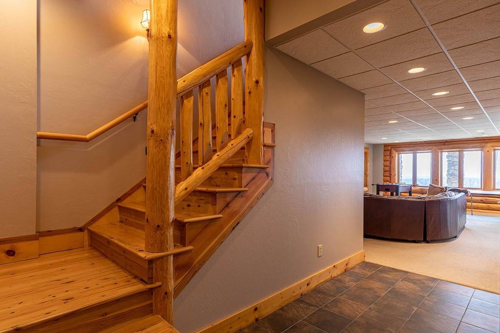 Good Day Sunshine - 4Br South of Blowing Rock with amazing views, ample privacy, and a hot tub in Caldwell County