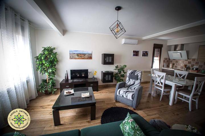 Gîte pour 6 personnes, avec terrasse et vue à Torre de Don Miguel - 2