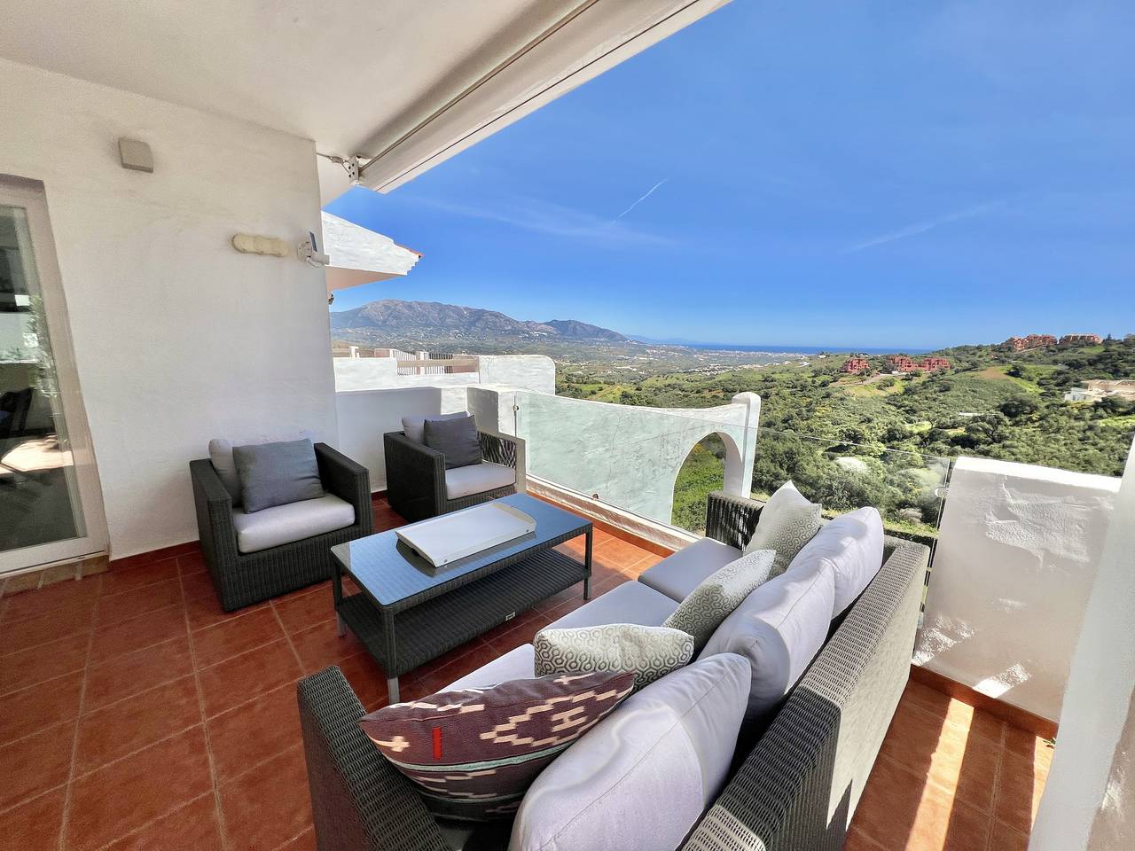 Apartamento entero, App. 2ch a la Mairena Forest in Urbanizacion Las Jacarandas, Ojén