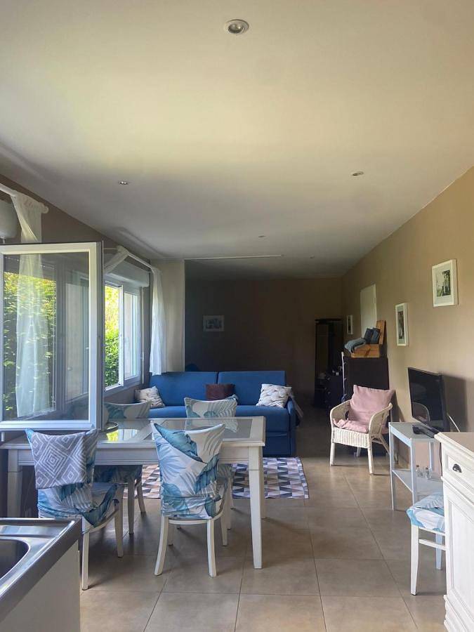 Maison de vacances pour 4 personnes, avec Jacuzzi et Terrasse ainsi que Jardin et Bassin pour enfant