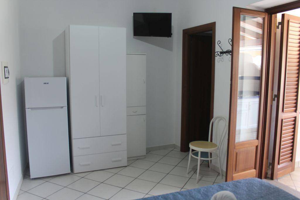 Ganze Ferienwohnung, Lipari, in einem alten äolischen Gebäude, komplett renoviert,Studio-Apartment für 2 Personen in Lipari
